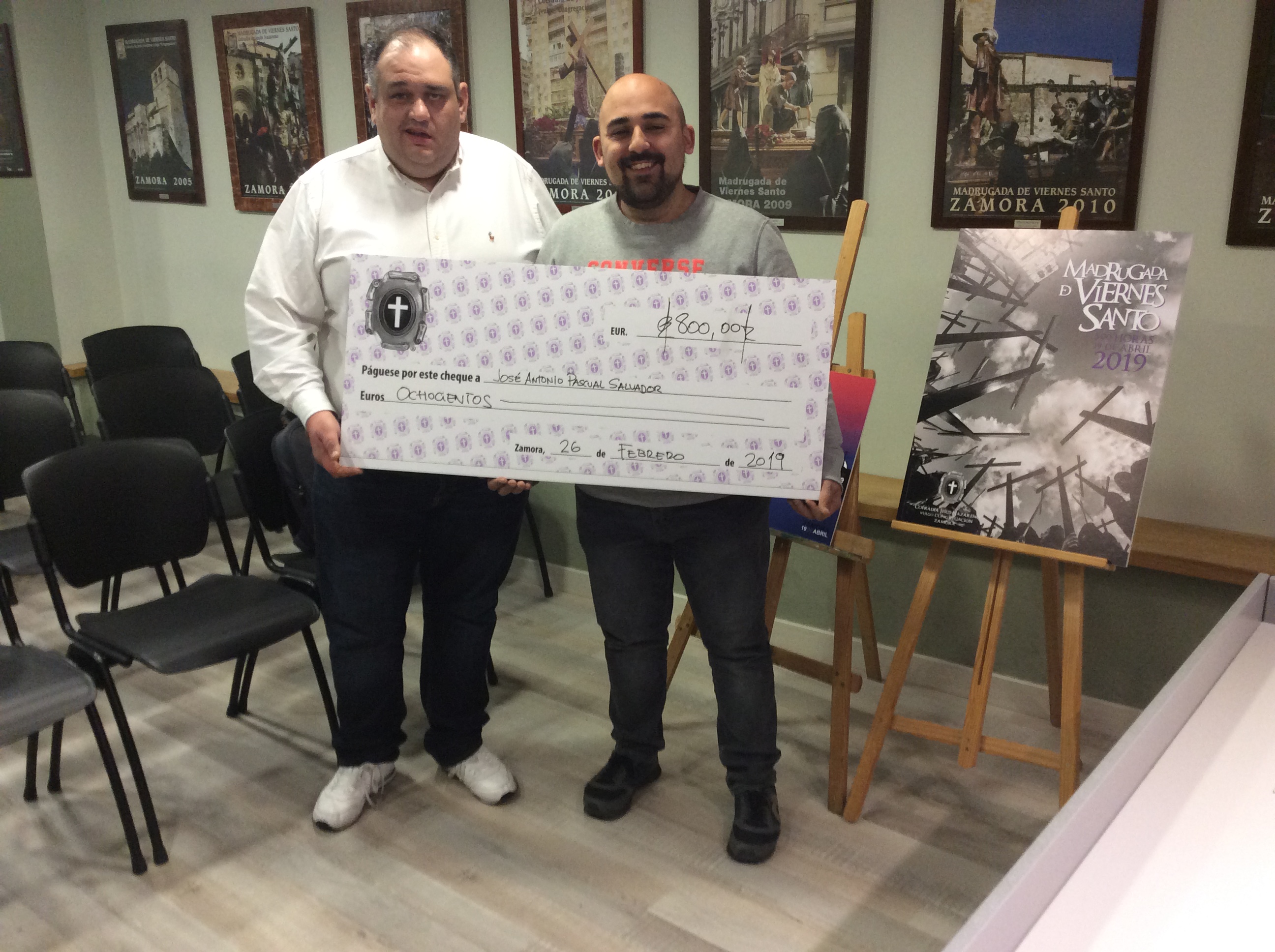 MOMENTO ENTREGA PREMIO GANADOR CONCURSO MOMENTO ENTREGA PREMIO GANADOR